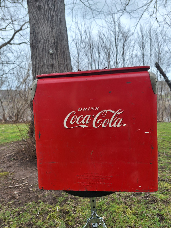 Vintage Coke Cola cooler circa 1950 in Arts & Collectibles in New Glasgow