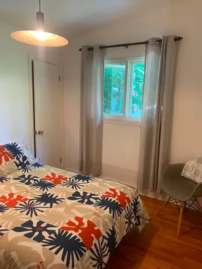 Bonjour, Ayant repris la maison familiale et travaillant à temps plein à Montréal, je recherche une...