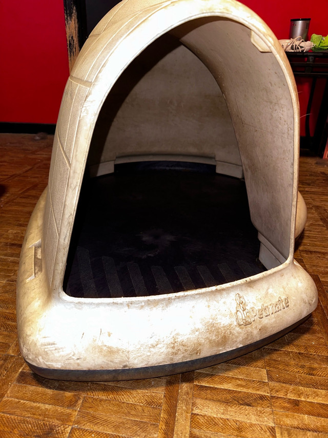 Large Petmate Indigo Dogloo Doghouse  in Accessories in City of Toronto - Image 4
