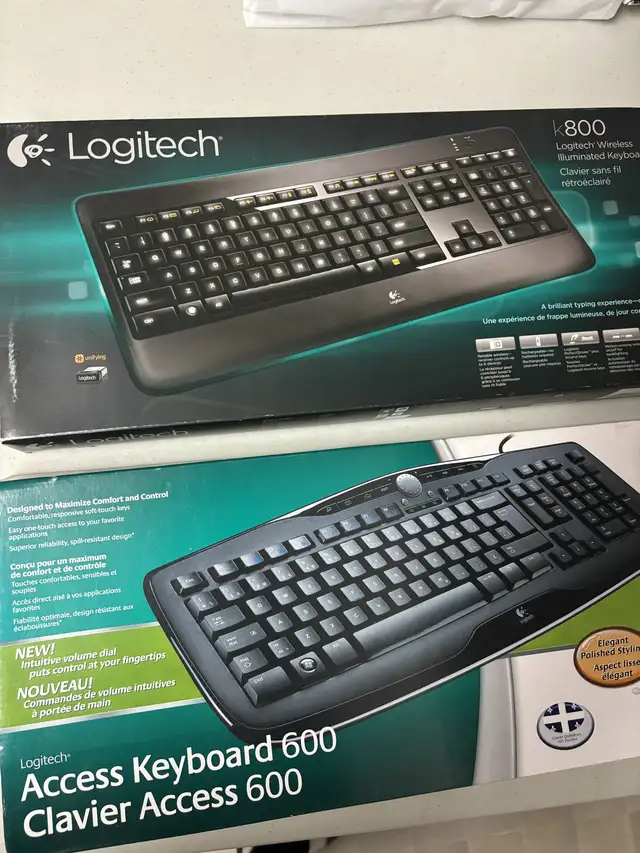 Logitech keyboard in Mice, Keyboards & Webcams in City of Montréal - Image 3