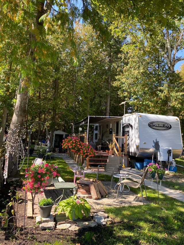 2011 Forest River Salem 32’ bunkhouse 25’ deck 2024 rent paid  in Travel Trailers & Campers in Markham / York Region