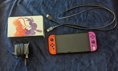 Nintendo Switch - Pokemon Scarlet and Violet edition 