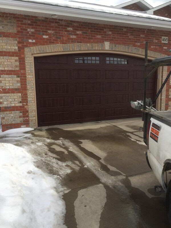 16x7 garage doors installed NEW dans Portes de garage et ouvre-portes  à Calgary - Image 2