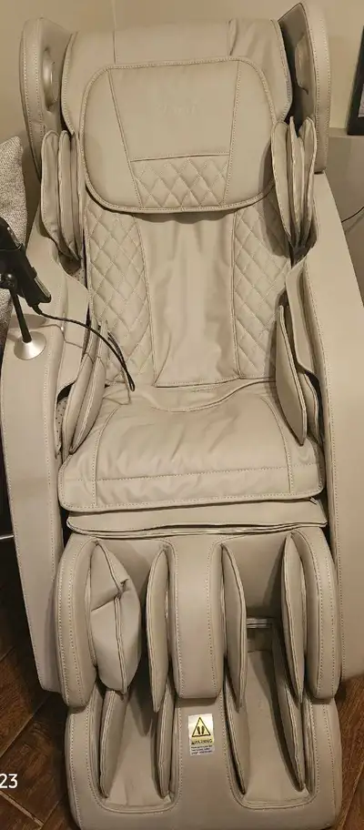 Details: • Includes back, shoulders, arms, legs/calves & foot massage. • Features: 3D massage mechan...