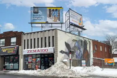 Prime End Unit Building. Great Opportunity For Development Or Investment. Very Well Maintained Comme...