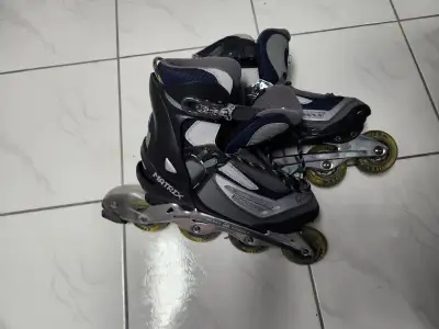Patins grandeur: 8 Avec équipements de protection pour genous, coudes et poignets grandeur petit Por...