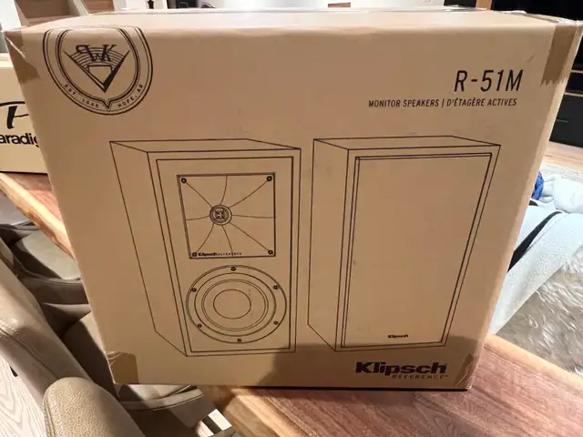 Klipsch R51M 85-Watt Bookshelf Speaker - Pair - Black in Speakers in Mississauga / Peel Region - Image 2