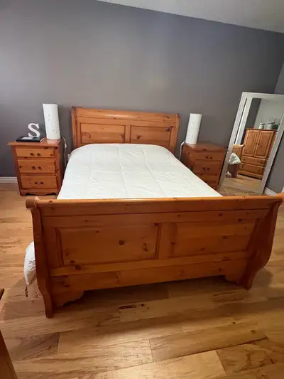 Queen Size Oak Sleigh Bed, View more