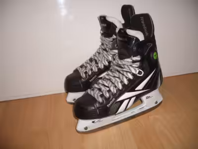 patins _ REEBOK 7K pump _ hockey ice skates size 5.5 / fit 6-7 US men/ 7-8 femme regular shoes. In v...