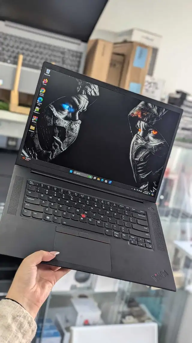 Laptop Lenovo ThinkPad X1 Extreme Gen 5 – i9 / RTX 3080 16Go / 1 in Desktop Computers in City of Montréal - Image 3