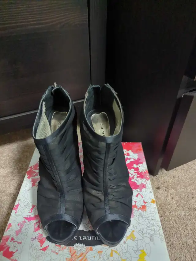 Chinese Laundry Women Black High Heels Size 6 in Women's - Shoes in Calgary - Image 4