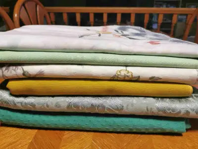Different size, different style minimally used table cloth, $10-$20 /piece, third picture 4 placemat...