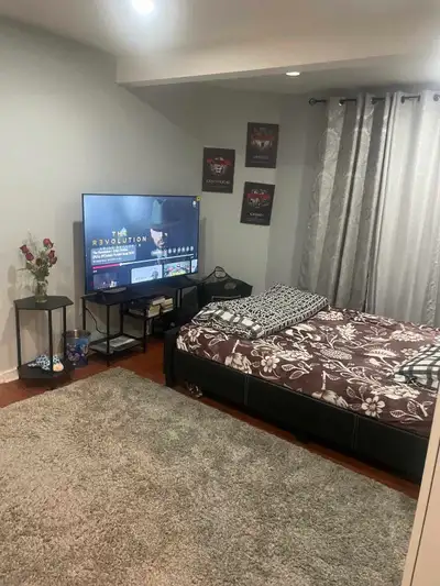 ROOM FOR RENT