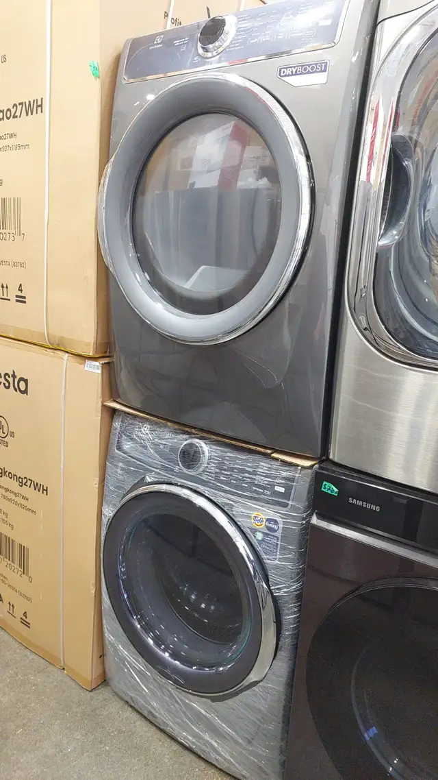 THANKSGIVING- Washer/Dryer Electrolux 5.2 Cu.Ft./8.0 Cu.ft