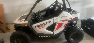 20 hours total on it. 120km. Great machine , runs like it should. Gas powered ... 2023 Adjustable se...