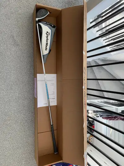 TaylorMade Sim2 Max-D Driver, 10.5 Degree in Mint Condition, View more