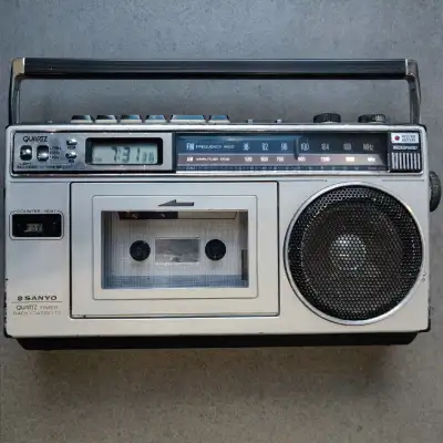 Vintage 1970's Sanyo M 1959F mono portable quartz timer radio cassette tape player / recorder made i...