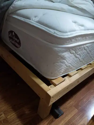 High Quality Simmons Beautyrest twin extra long mattress. This is a custom ordered mattress for peop...