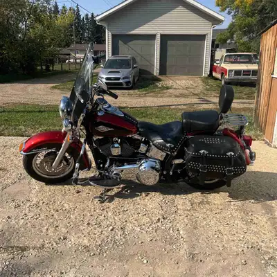 If you’re looking for a clean, beautifully maintained Heritage Softail Classic in one of the nicest...