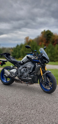 Yamaha MT10-SP 2023 with accessories 