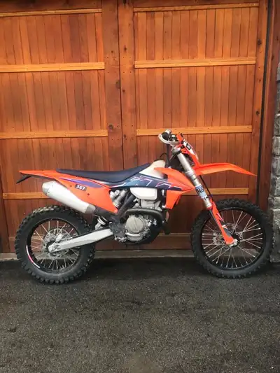 Rare 350 XCF-W Extras - AXP skid plate - Aluminum wrap around hand guards Not included - WP 6500 kit...
