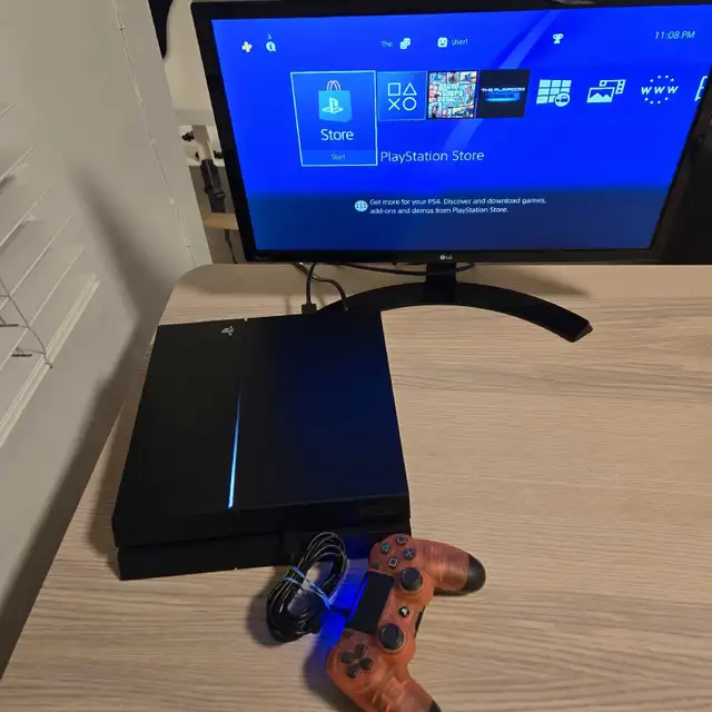 Ps4 console. CLEAN. official controller and cables. 64628752158595120