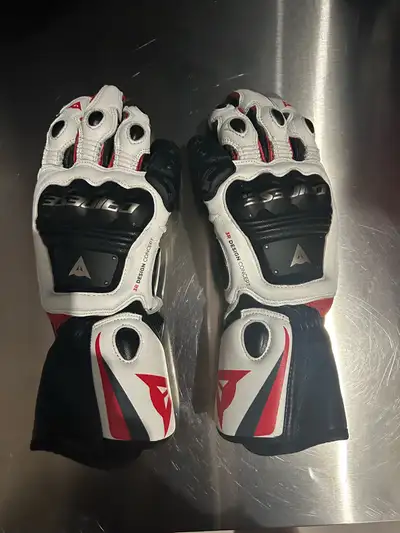 BEAUTIFUL Italian Dainese Steel Pro Racing Gloves. Only worn once for about 20 min. Only reason I am...