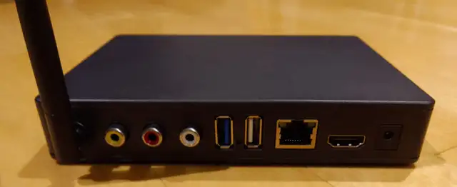 android box to connect old TVs to internet in Video & TV Accessories in City of Toronto - Image 3