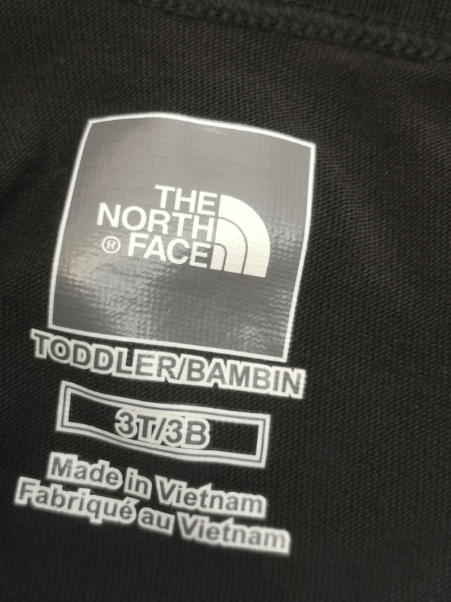 North Face Vapor Wick Black Long sleeve shirt Toddler 3T in Clothing - 3T in Moncton - Image 3