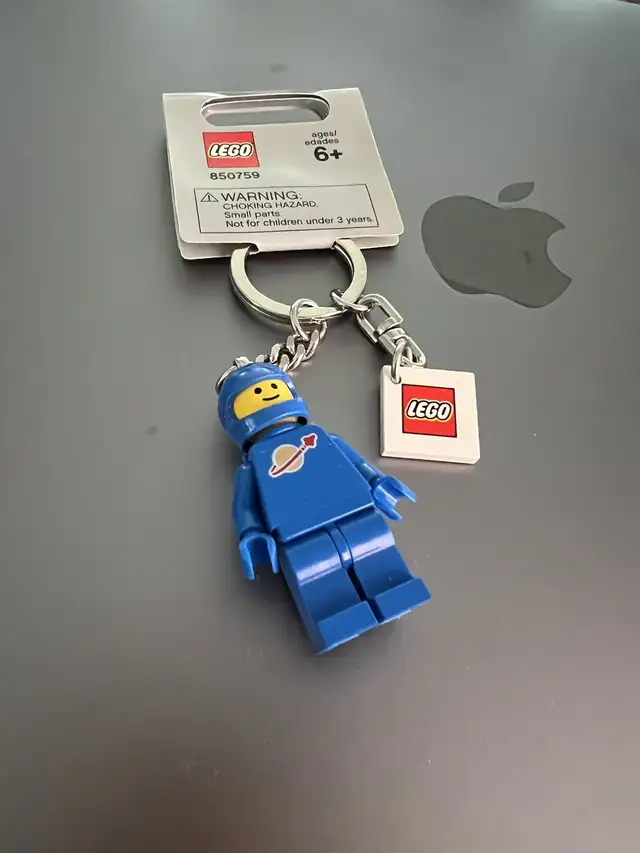 Lego Blue Spaceman keychain 2004