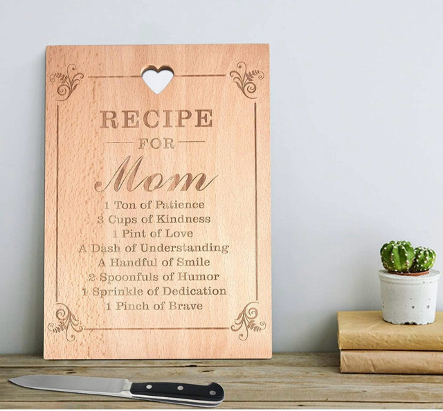 New Mother's Gay Gift Ideas Wooden Cutting Boards,Personalized K in Kitchen & Dining Wares in Markham / York Region - Image 4