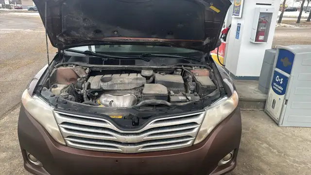 Toyota VENZA 2010 for sale  in Cars & Trucks in Edmonton - Image 2