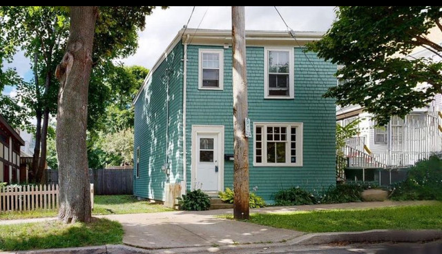 2 bed one bath detached house  close to universities in Long Term Rentals in City of Halifax