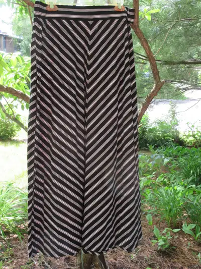 Long skirt size 1X black & white, View more
