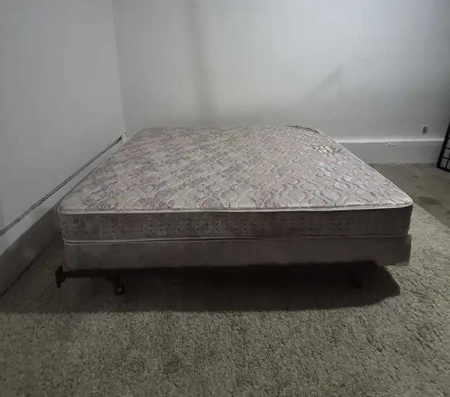 FREE DELIVERY Queen Size Mattress and Boxspring with Bedframe in Beds & Mattresses in Vancouver - Image 3