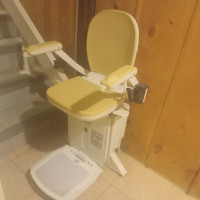 TRADE ? REDUCED ! ACORN STAIR LIFT 180 WITH 90 CORNER CURVE