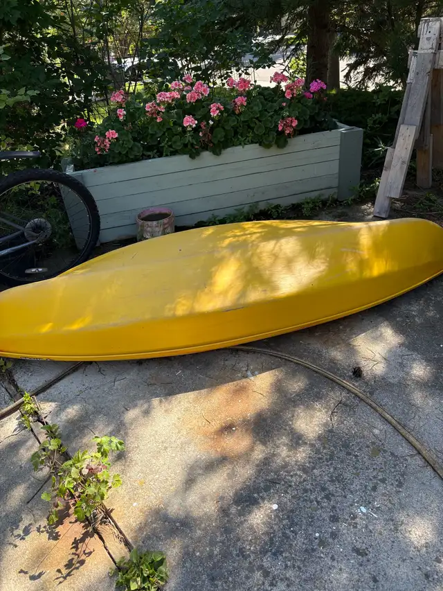 Thinking about Christmas?  great Pelican Kayak and Paddle in Water Sports in Calgary - Image 5