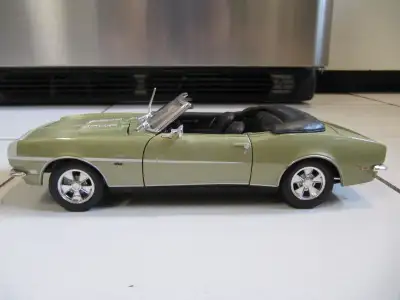 Up for sale is a Maisto 1968 Camaro RS/SS 396 1/18th scale gm licensed diecast model. Part of a priv...