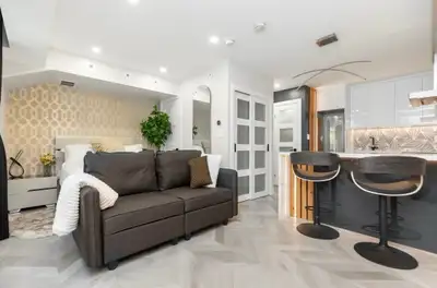 Fully Furnished, Renovated Studio w/Garden Patio