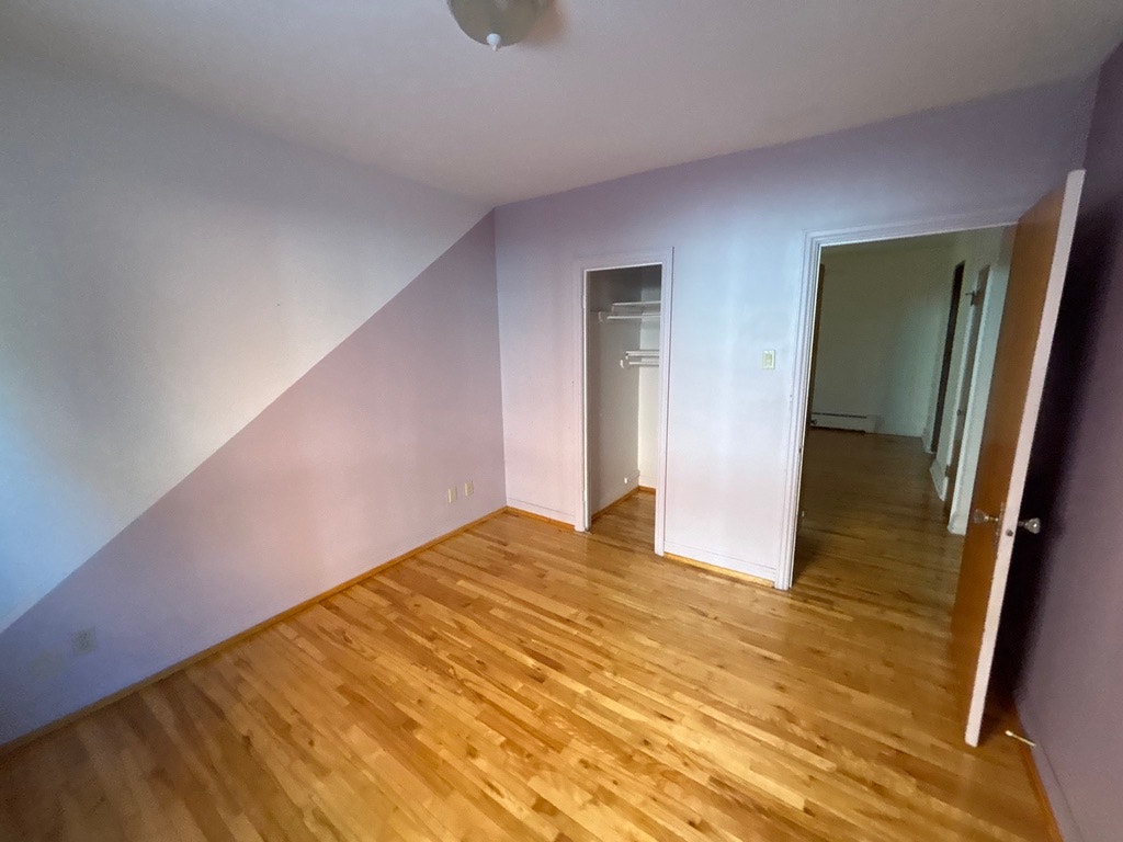 9 1/2, RDC+S-S et cour + Stationnements, PlateauMontRoyal,2495/m — photo 3