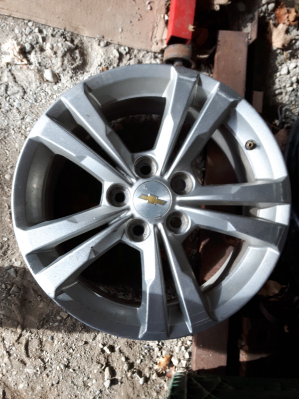 17" Chevrolet Equiknocks rims in Tires & Rims in Kawartha Lakes - Image 2