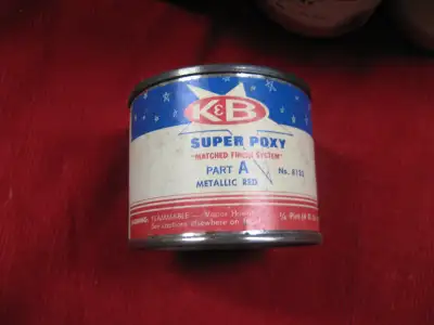 PEINTURE EPOXY ROUGE METALLIQUE PARTIE A . 4 OZ . $5.00 CHACUN POUR AUTO ET AVION EPOXY PAINT K&B ME...