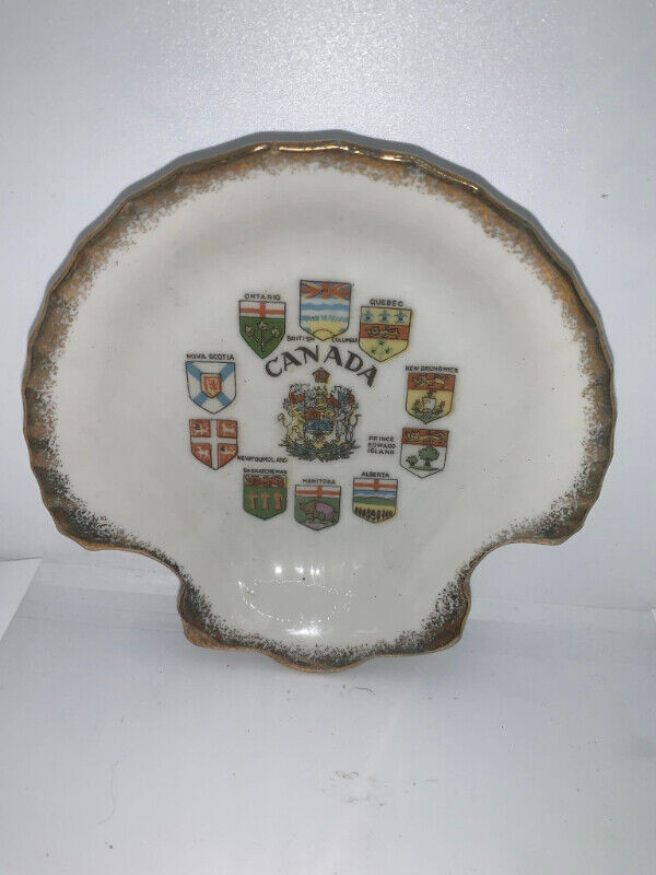 Canada & Provinces - Seashell Trinket Dish in Arts & Collectibles in Fredericton