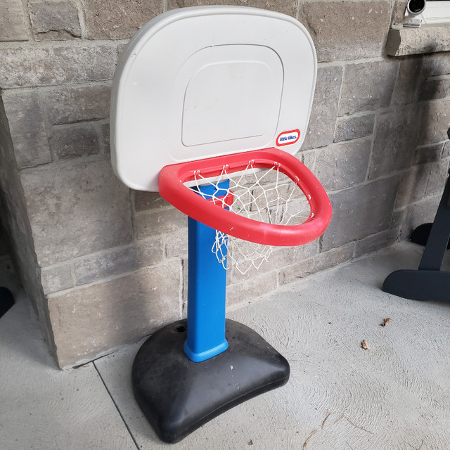 Little Tikes basketball net in Toys & Games in Owen Sound