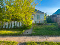 FOR SALE OR TRADE  !! 800 sqft house only for sale in Holden Ab