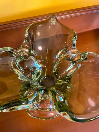 Vintage Chalet Canadian Art Glass Green Bowl Ashtray. This is 4" tall x 8" widest. This looks like a...