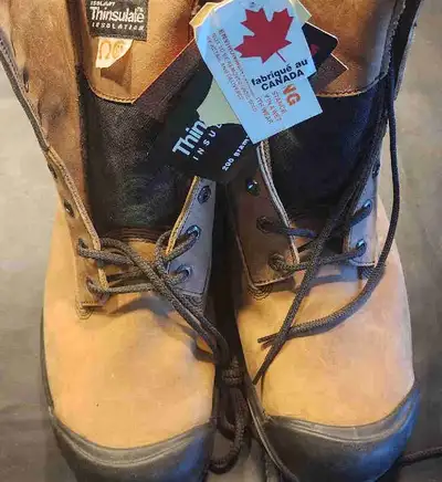 Selling a brand new,never worn,pair of csa approved steel toe thinsulite lined work boots. They were...
