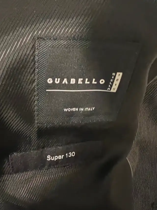 Hugo Boss Men’s Suit 44R –  with Pocket Square and Garment Bag in Men's in St. Albert - Image 7