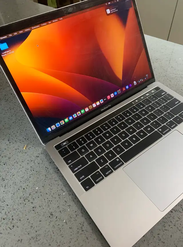 MacBook Pro 2017 13inch in Laptops in Edmonton - Image 5