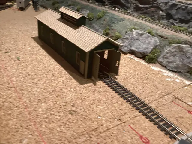 HO Single Stall Engine House64711645954947121